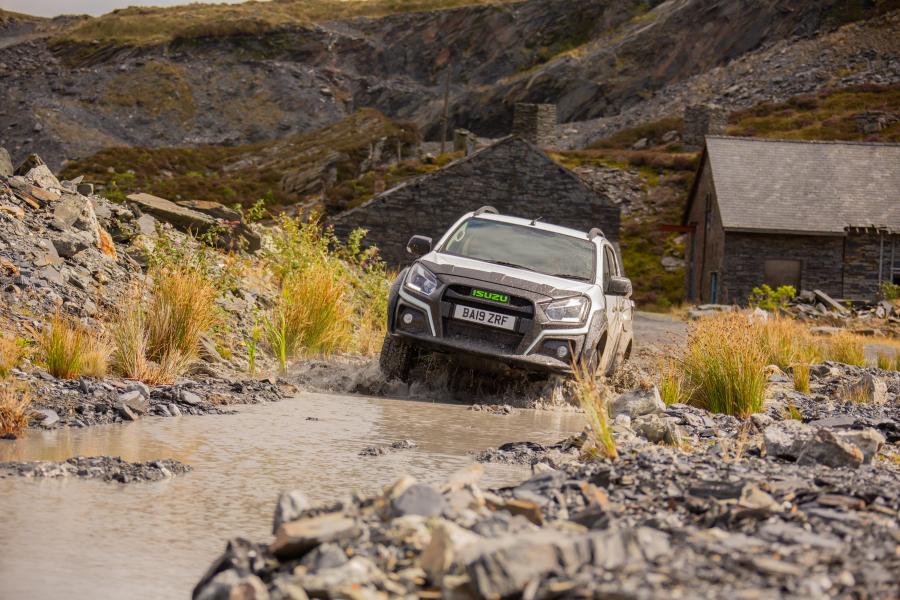  Isuzu D-Max XTR 2019 года  (UK) (фото 31 из 40)